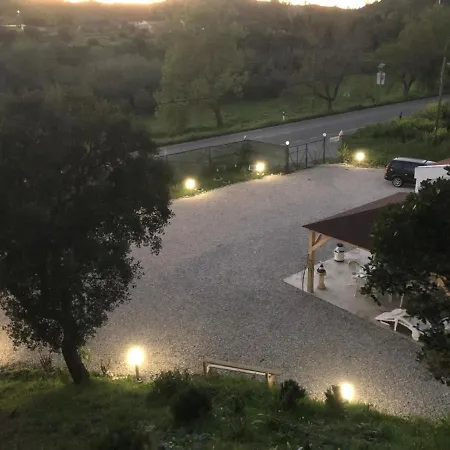 לינה וארוחת בוקר Casa Rochinha