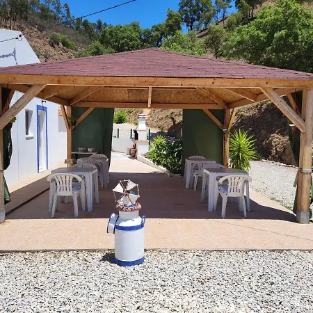 לינה וארוחת בוקר Casa Rochinha *